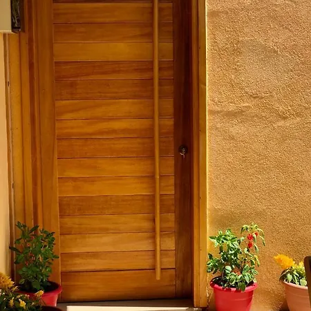 Gæstehus Tzavelitiko Himarë