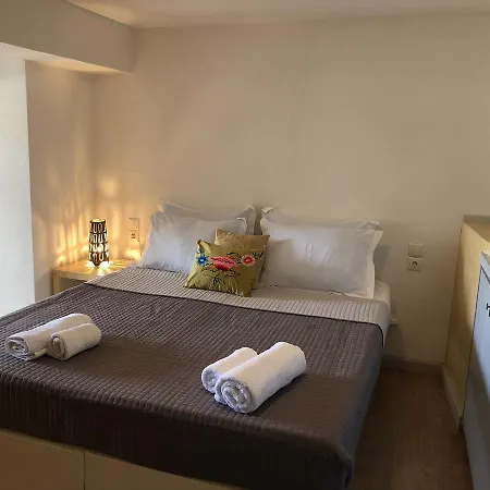 Tzavelitiko Guest house Himare