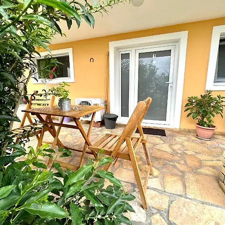 Gæstehus Tzavelitiko Himarë